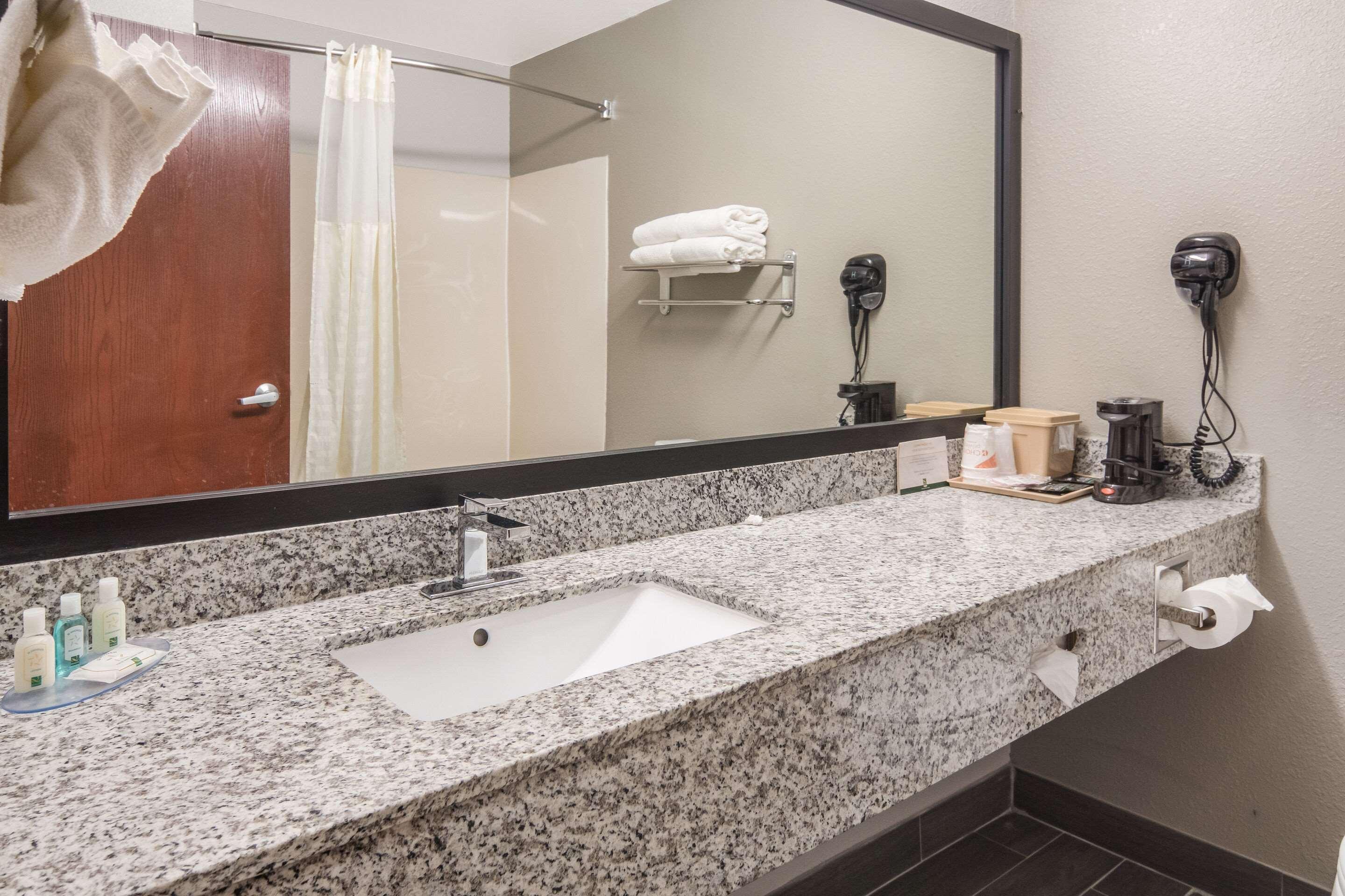 Quality Inn & Suites Форт-Уэрт Экстерьер фото