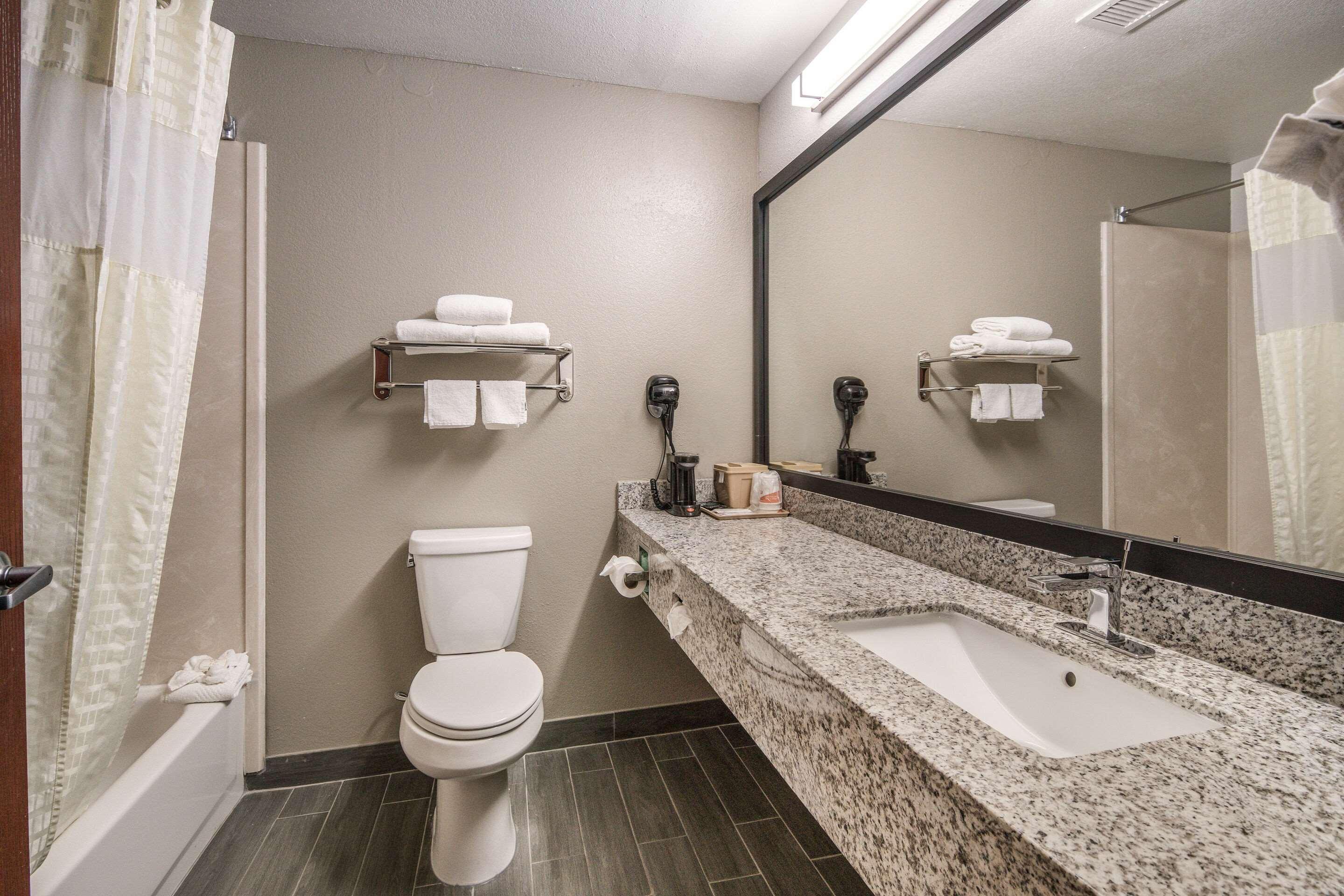 Quality Inn & Suites Форт-Уэрт Экстерьер фото