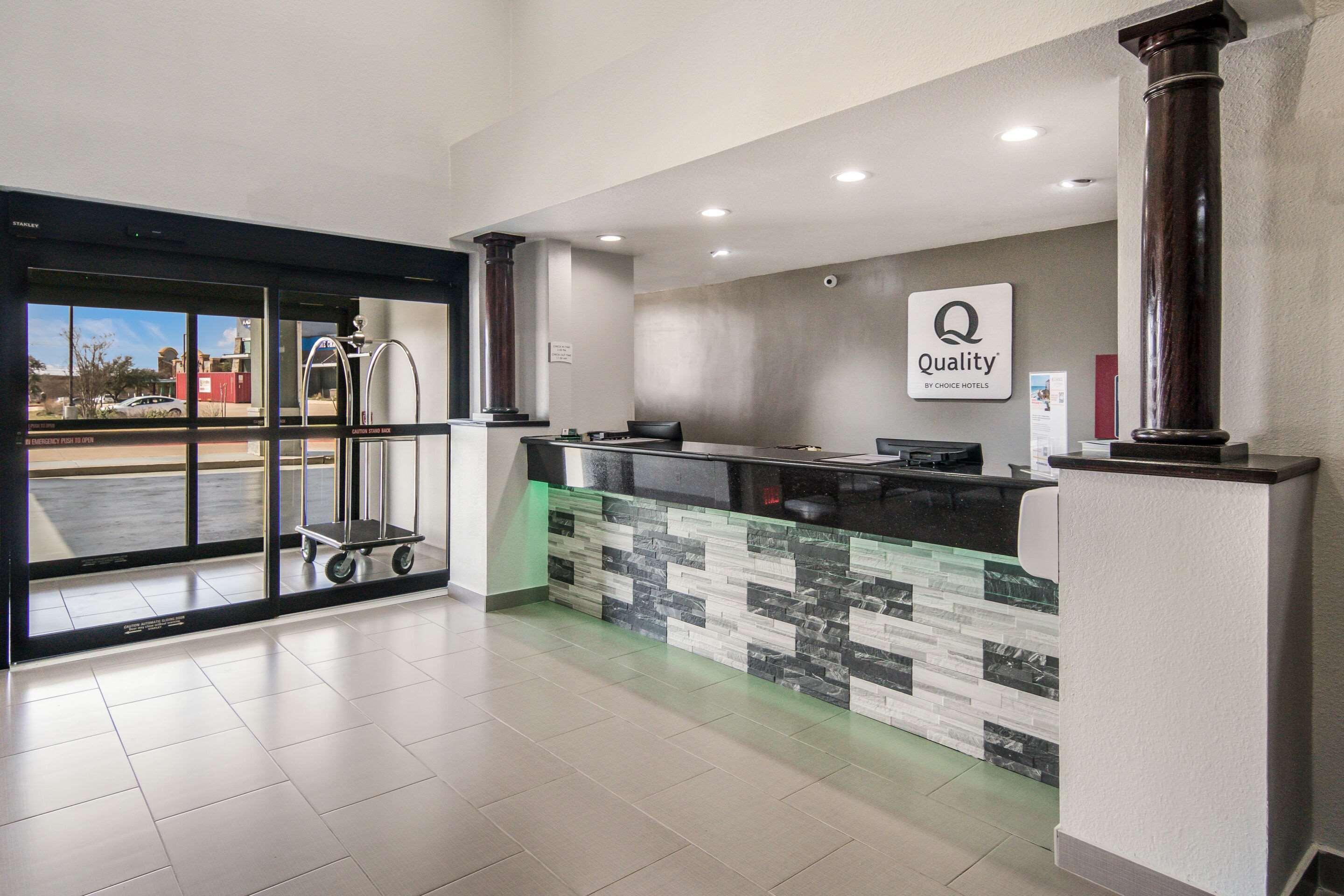 Quality Inn & Suites Форт-Уэрт Экстерьер фото