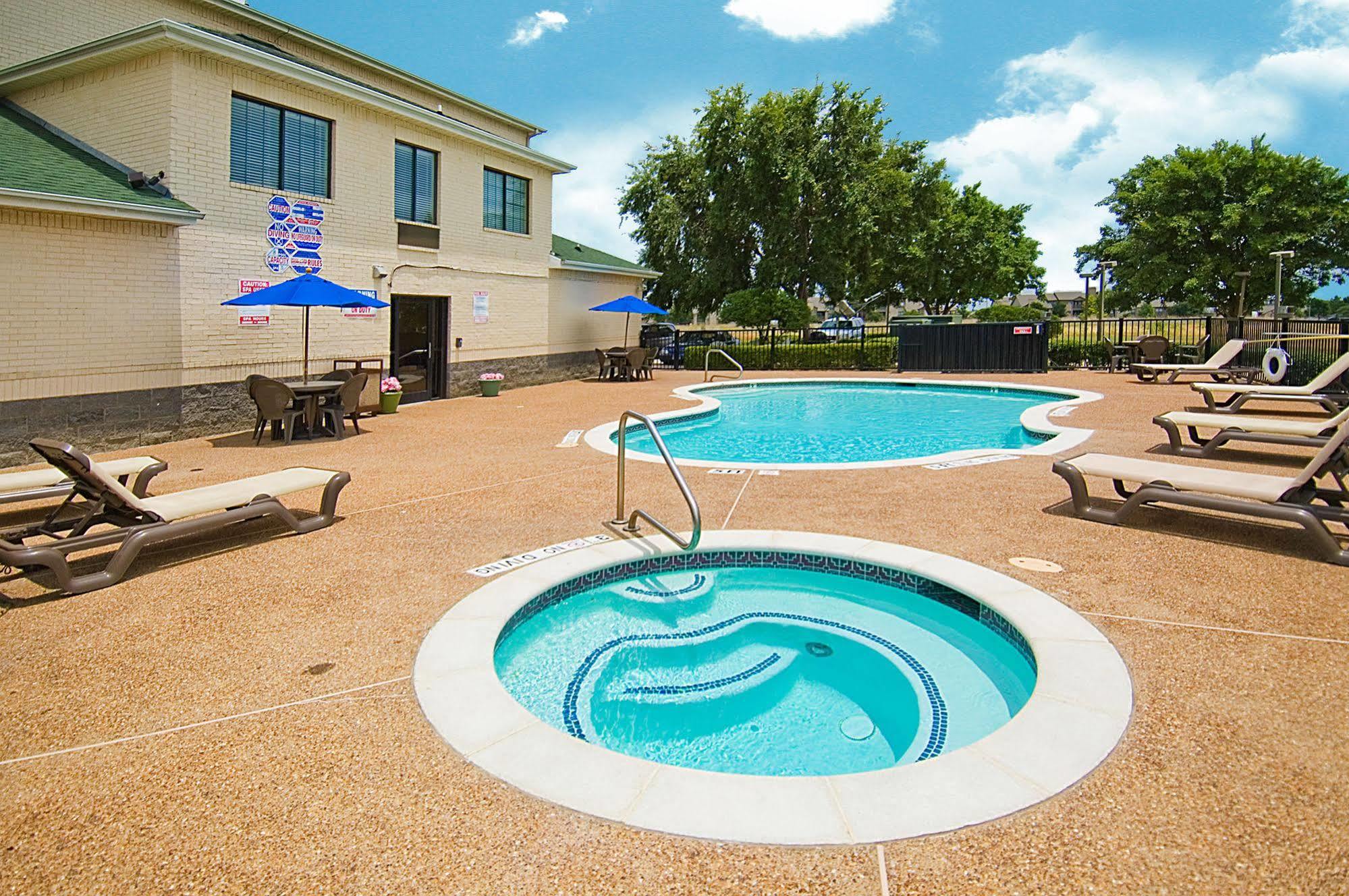 Quality Inn & Suites Форт-Уэрт Экстерьер фото