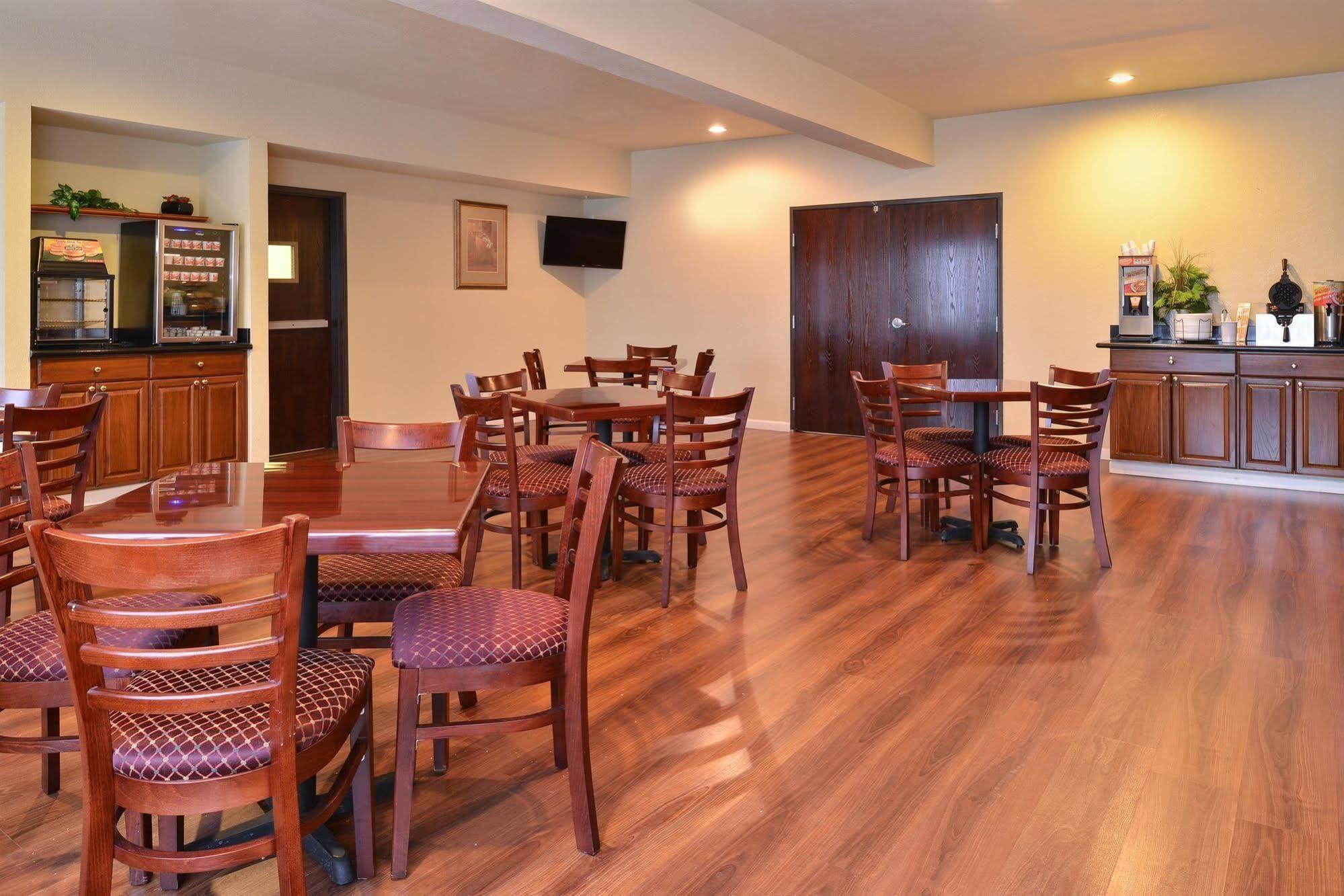 Quality Inn & Suites Форт-Уэрт Экстерьер фото